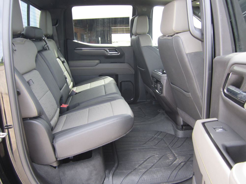 2024 Chevrolet Silverado 1500 ZR2 - Photo 11